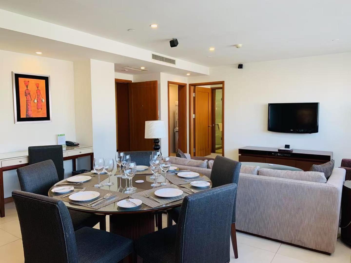 Oakwood Residence Shanghai Esterno foto