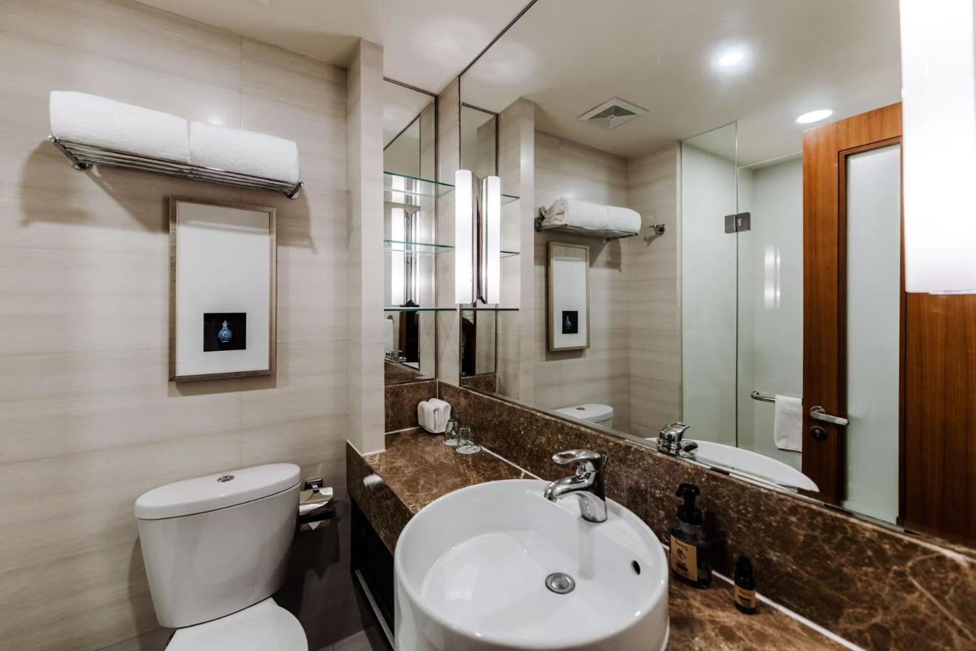 Oakwood Residence Shanghai Esterno foto